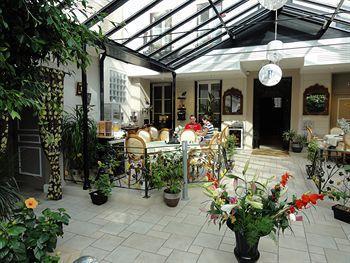 Jean Moet Hotel